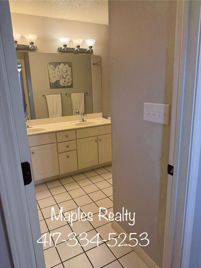 Building Photo - STUNNING 2 bedroom, 2 bathroom condo at Po...