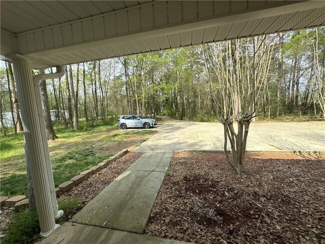 Building Photo - 1727 Oak Grove Church Rd