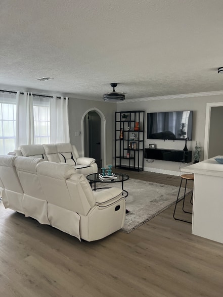 Building Photo - 3449 W Parkway St