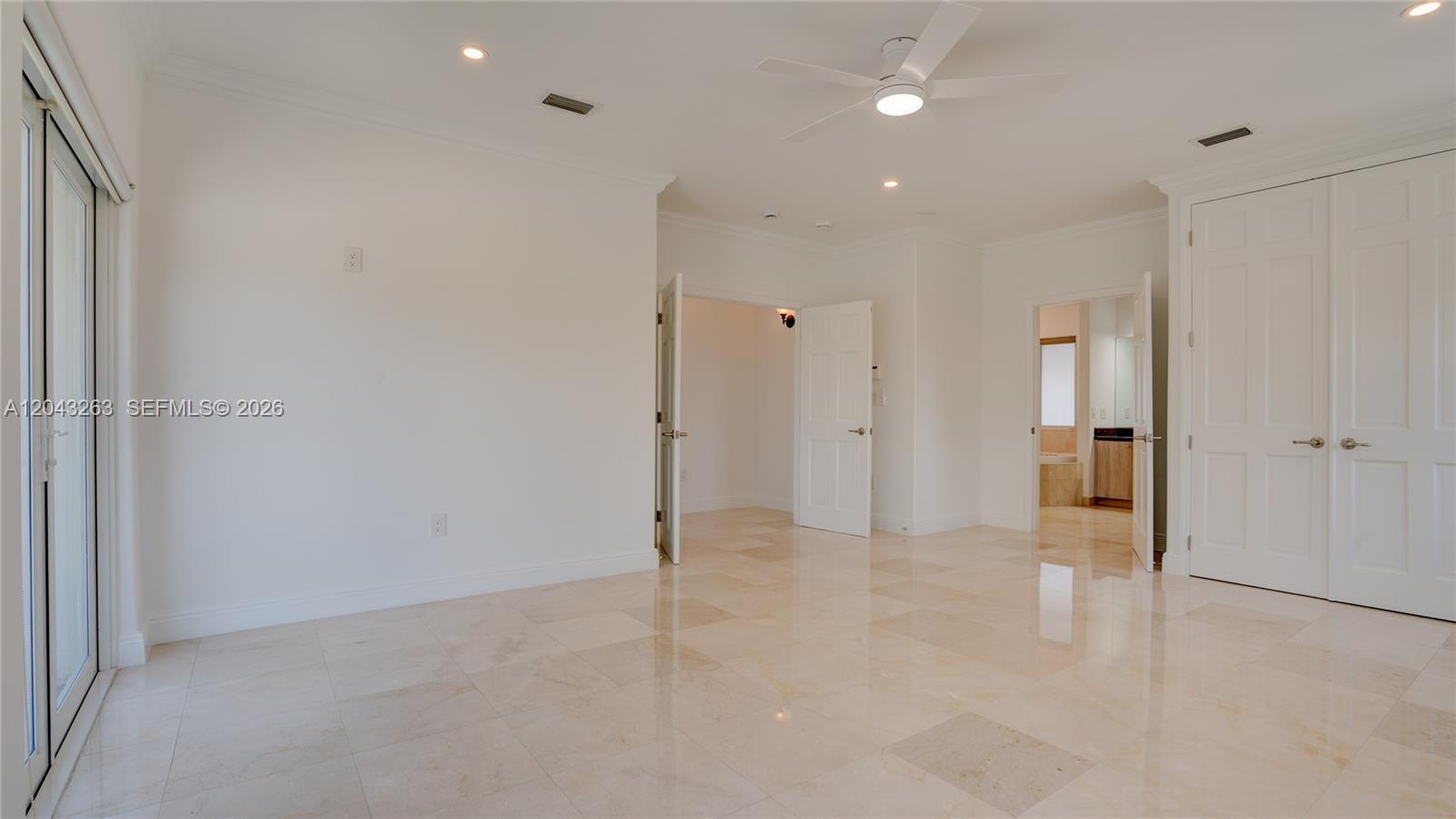 Building Photo - 500 SW 51st Ct