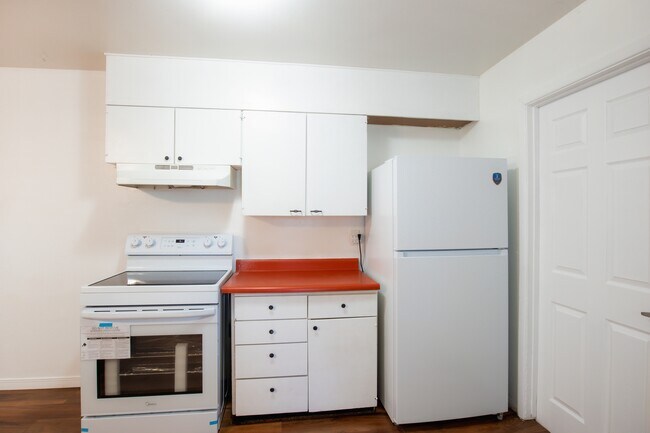 Building Photo - 1633 Stull Dr