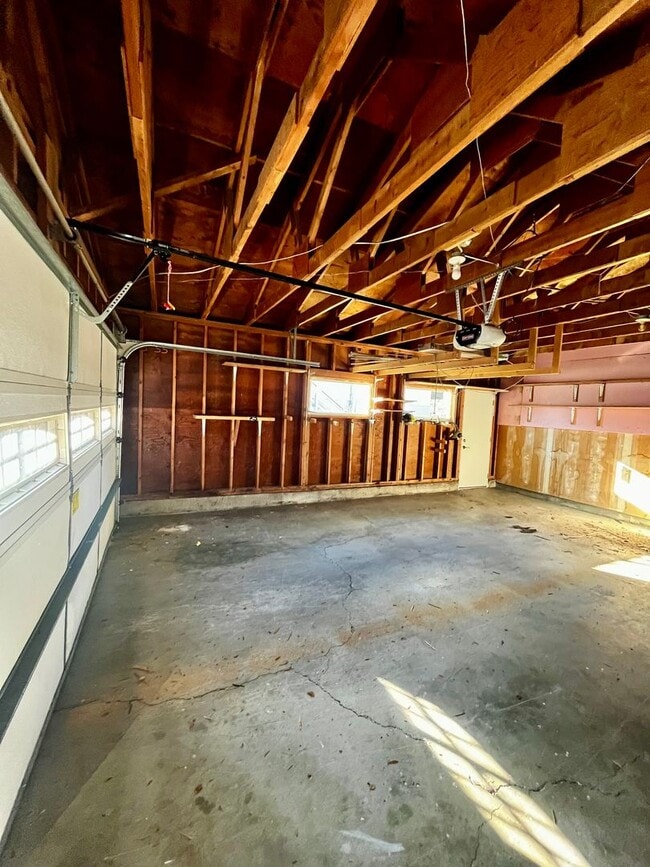 Building Photo - Fully Renovated 4-Bedroom Home, Plus an Office & Two Living/Family Rooms in Prime Bozeman Location