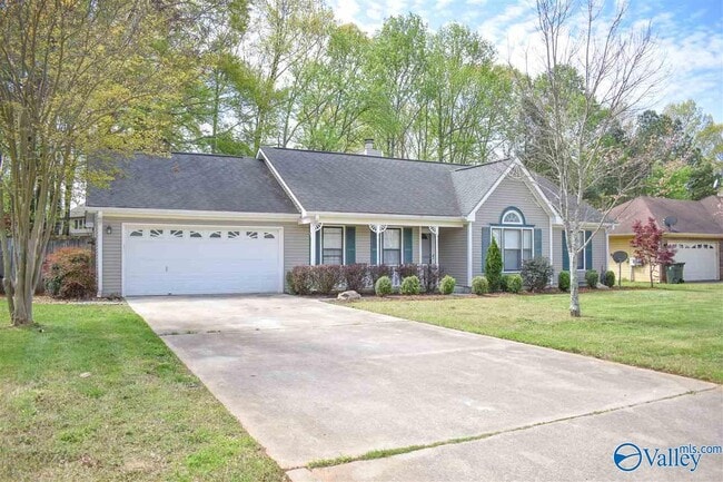 Building Photo - 105 Buttercup Ln