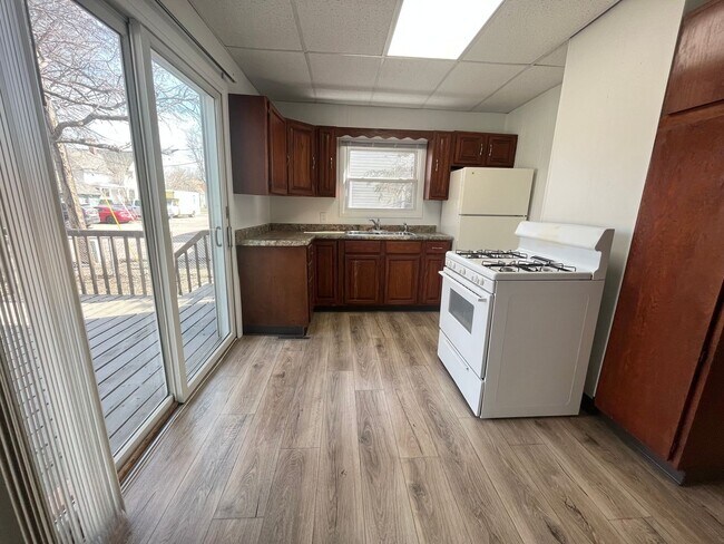 Building Photo - Ranch Style 2 Bed/1 Bath with Fenced in Yard!