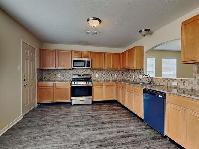 Building Photo - 6424 Mountain Pines Ln