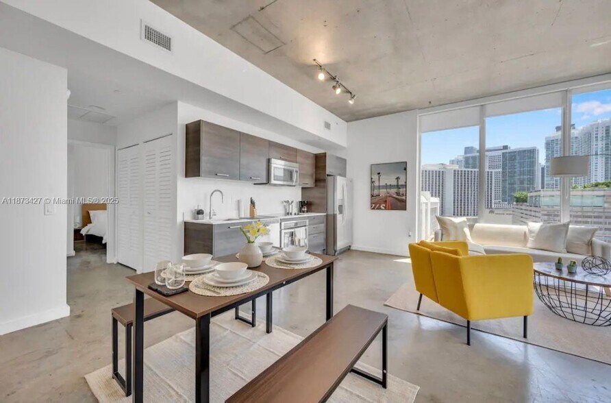 Building Photo - 151 SE 1st St