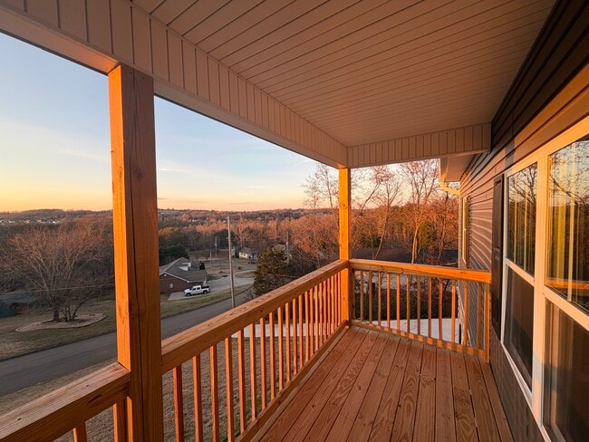 Building Photo - 955 Oakwood Estates Dr