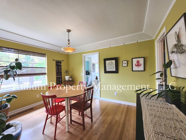 Building Photo - 5935 N Concord Ave