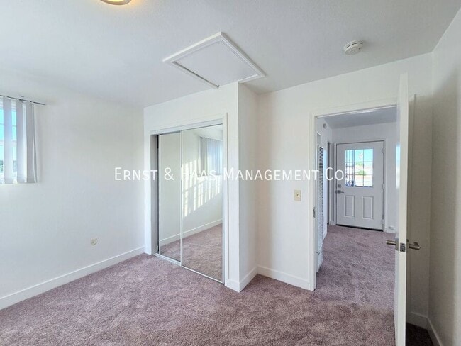 Building Photo - 244 1/2 E. 56th St.-