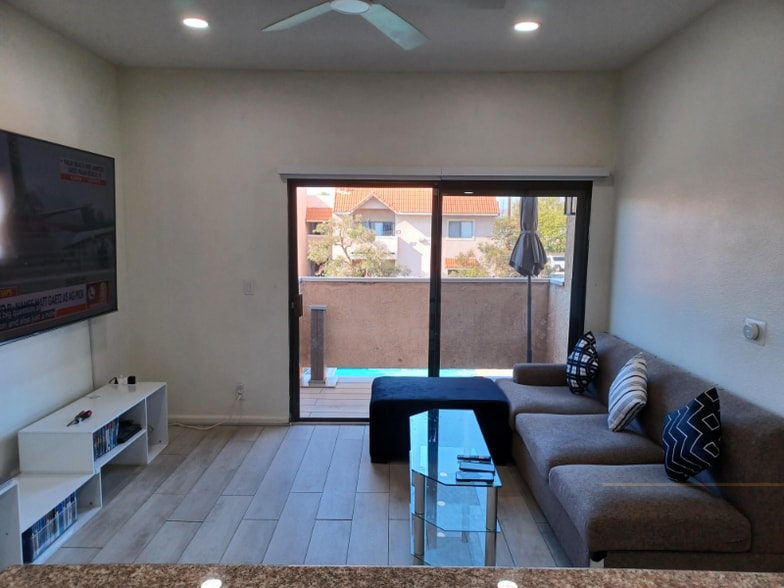 Building Photo - 10943 Laurel Canyon Blvd