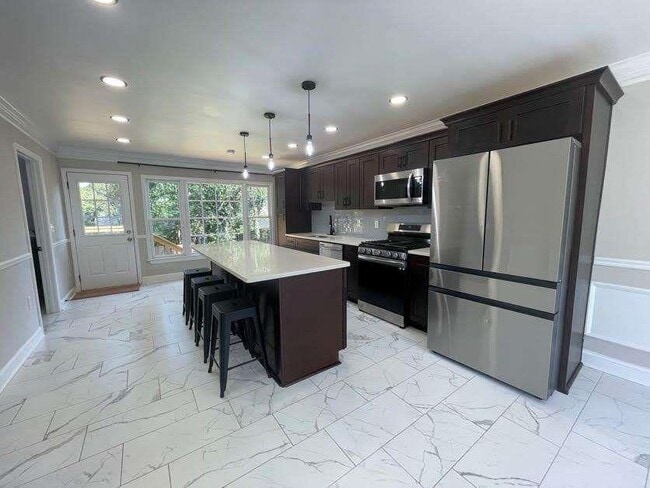 Building Photo - 759 Brownlee Ln