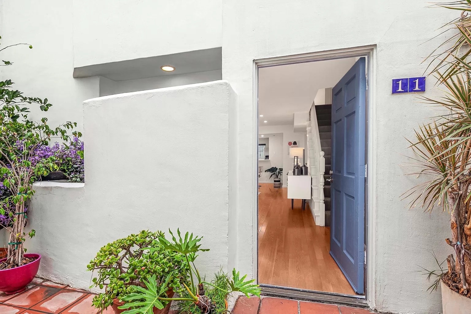 Building Photo - 1440 N Fairfax Ave