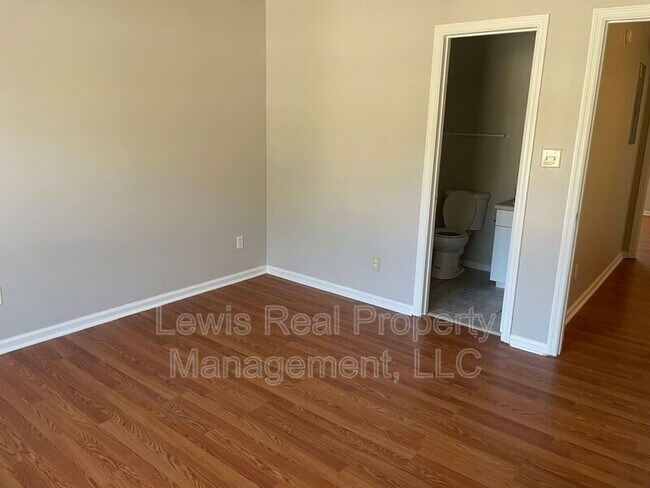 Building Photo - 1441 Hudson St
