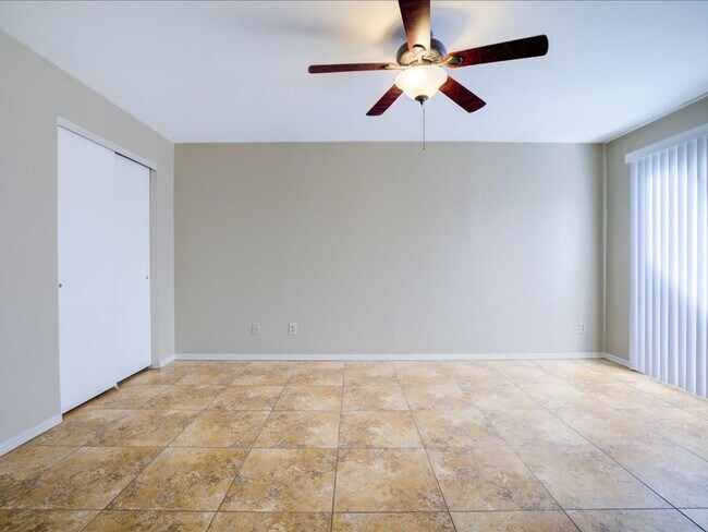 Building Photo - Modern 2 Bedroom 2 Bathroom home with comm...