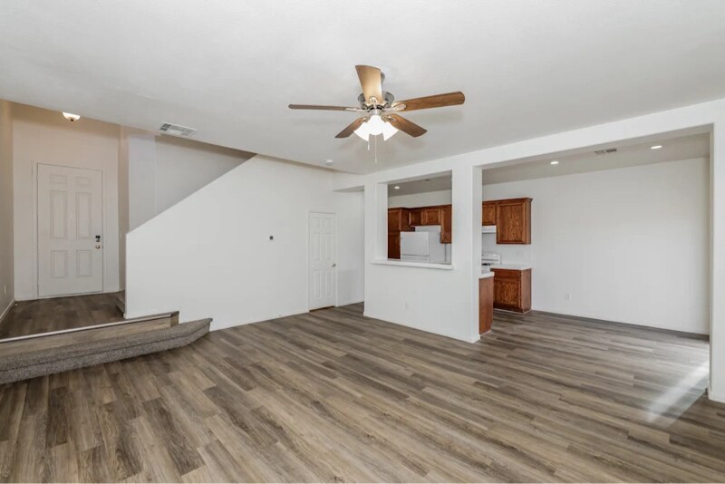 Building Photo - 6734 Bravura Ct