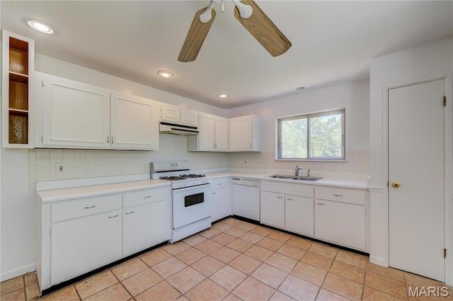 Building Photo - 1219 Blairshire Dr