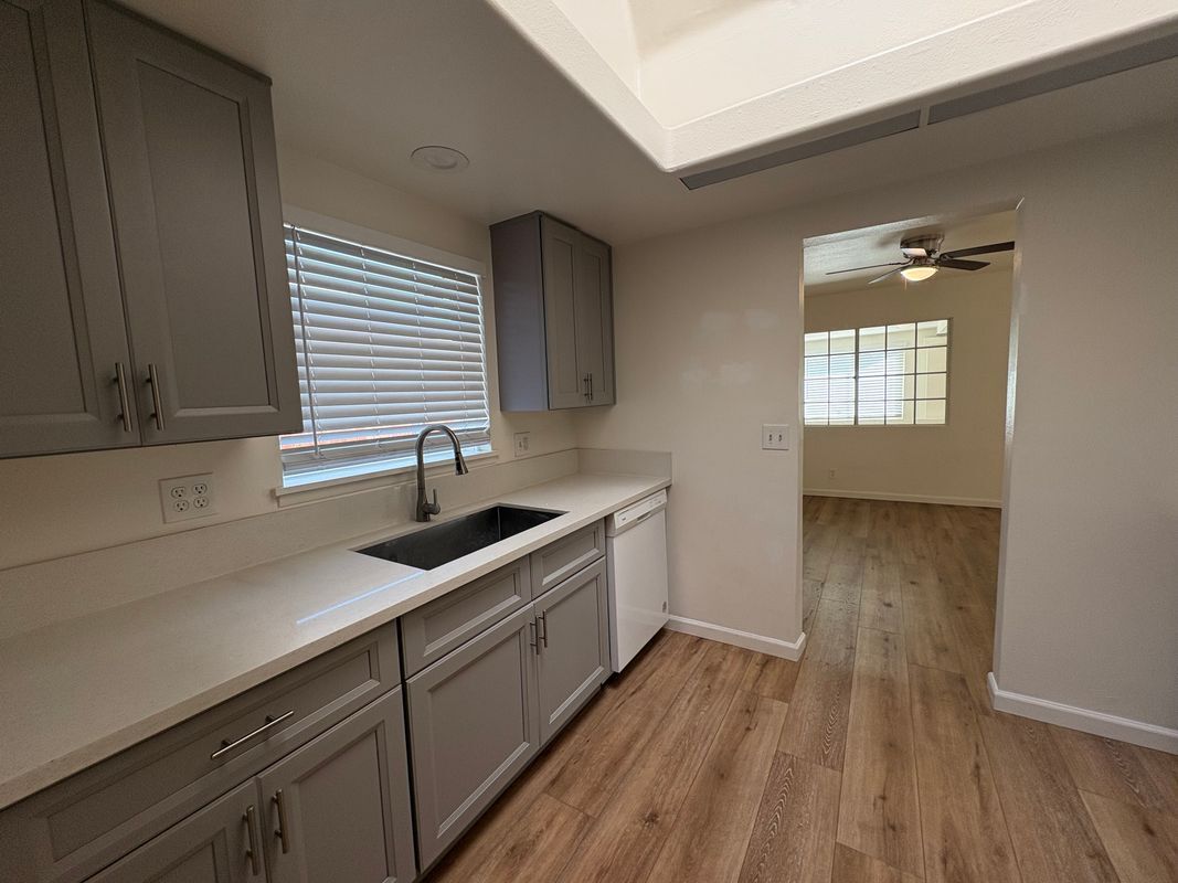 Building Photo - 3011 E 7th St