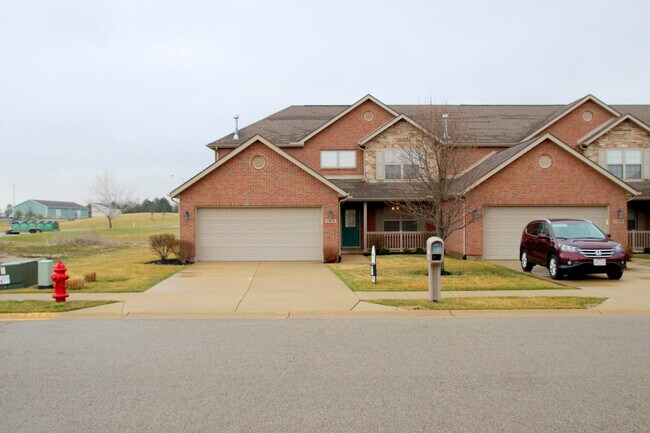 Building Photo - Pebblebrook Apartments 109