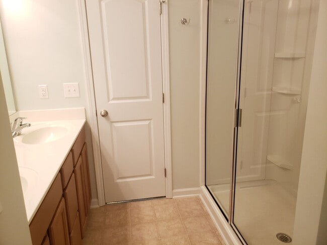 Building Photo - Thompson Ridge Townhome