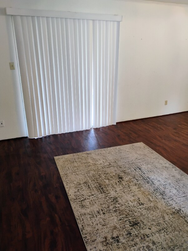 Building Photo - 1015 Louise Ln