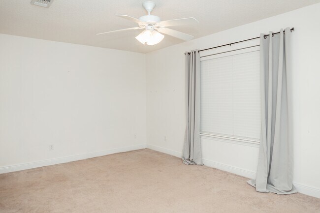 Building Photo - 641 Territory Ln