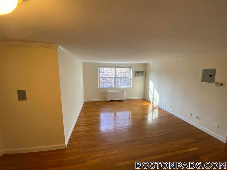 Building Photo - 17 Captain Parker Arms