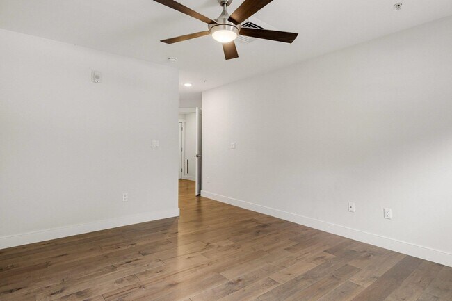 Building Photo - 150 US-1 BYP
