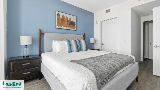 Building Photo - 1950 Mayfair St