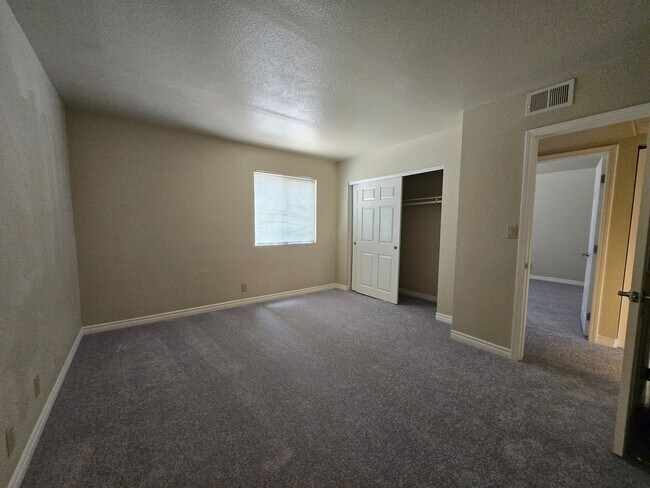 Building Photo - 5360 Indian River Dr