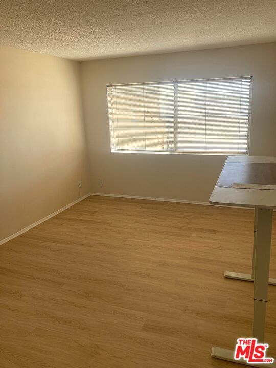 Building Photo - 1025 Kings Rd