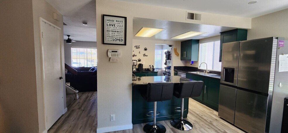 Kitchen - 2091 Manzana Way