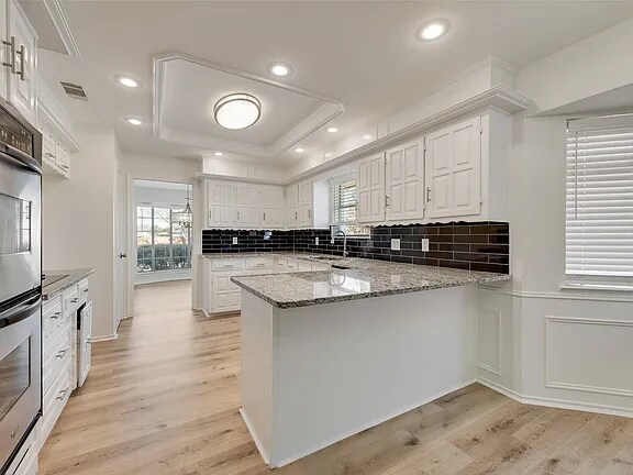 Building Photo - 1700 Prestonwood Dr