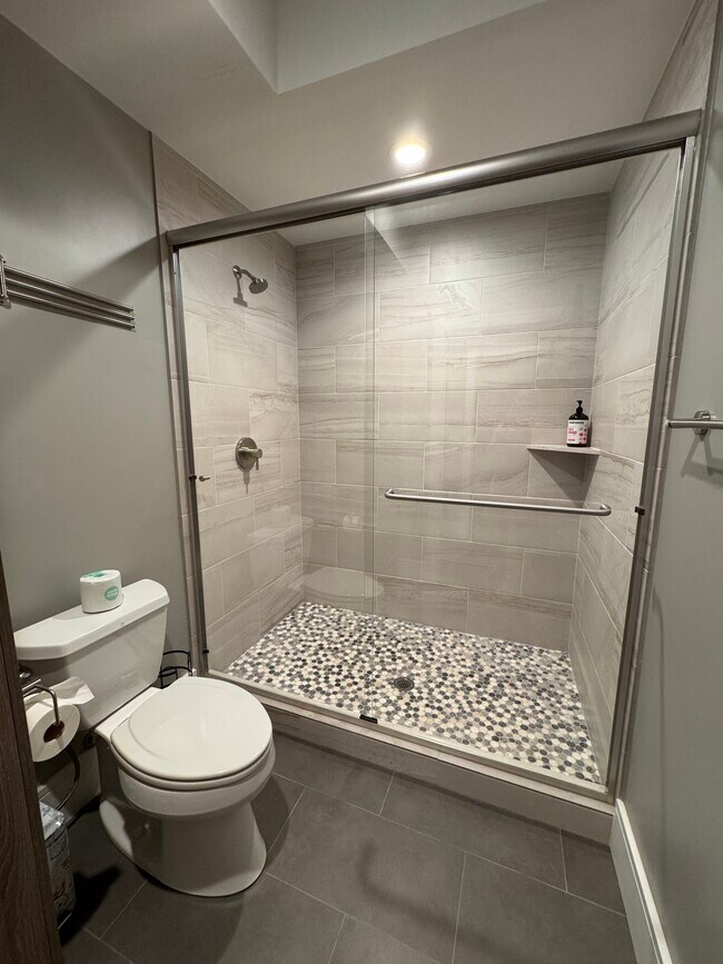 Building Photo - 532 W Heritage Way