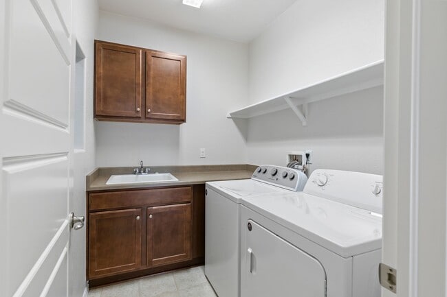 Building Photo - 155 Tidewater Dr
