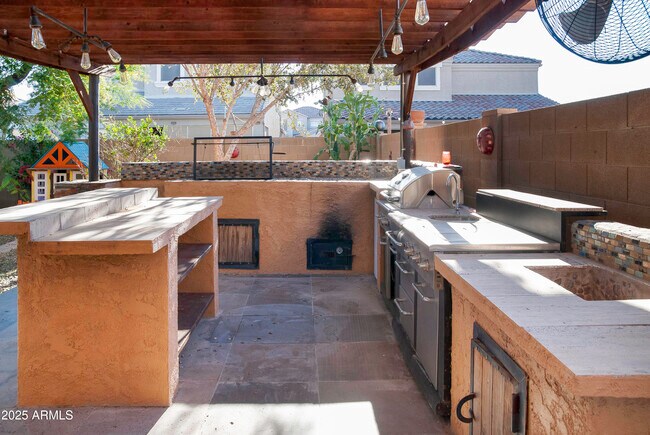 Building Photo - 42275 W Calle St