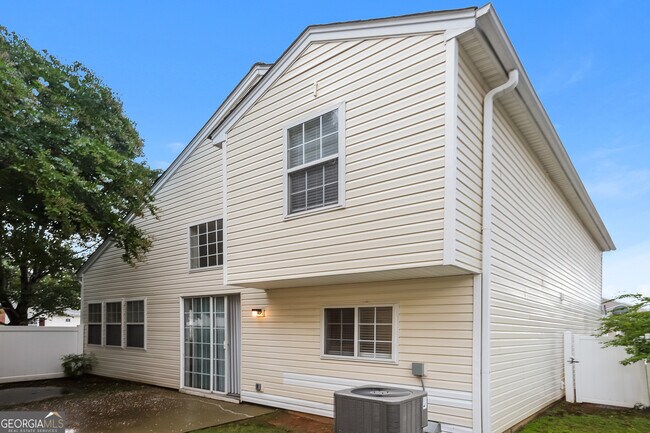 Building Photo - 688 Windcroft Cir NW