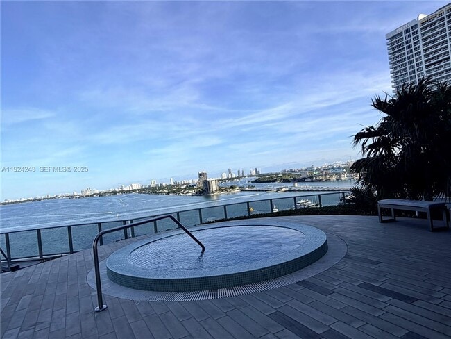 Building Photo - 488 NE 18th St