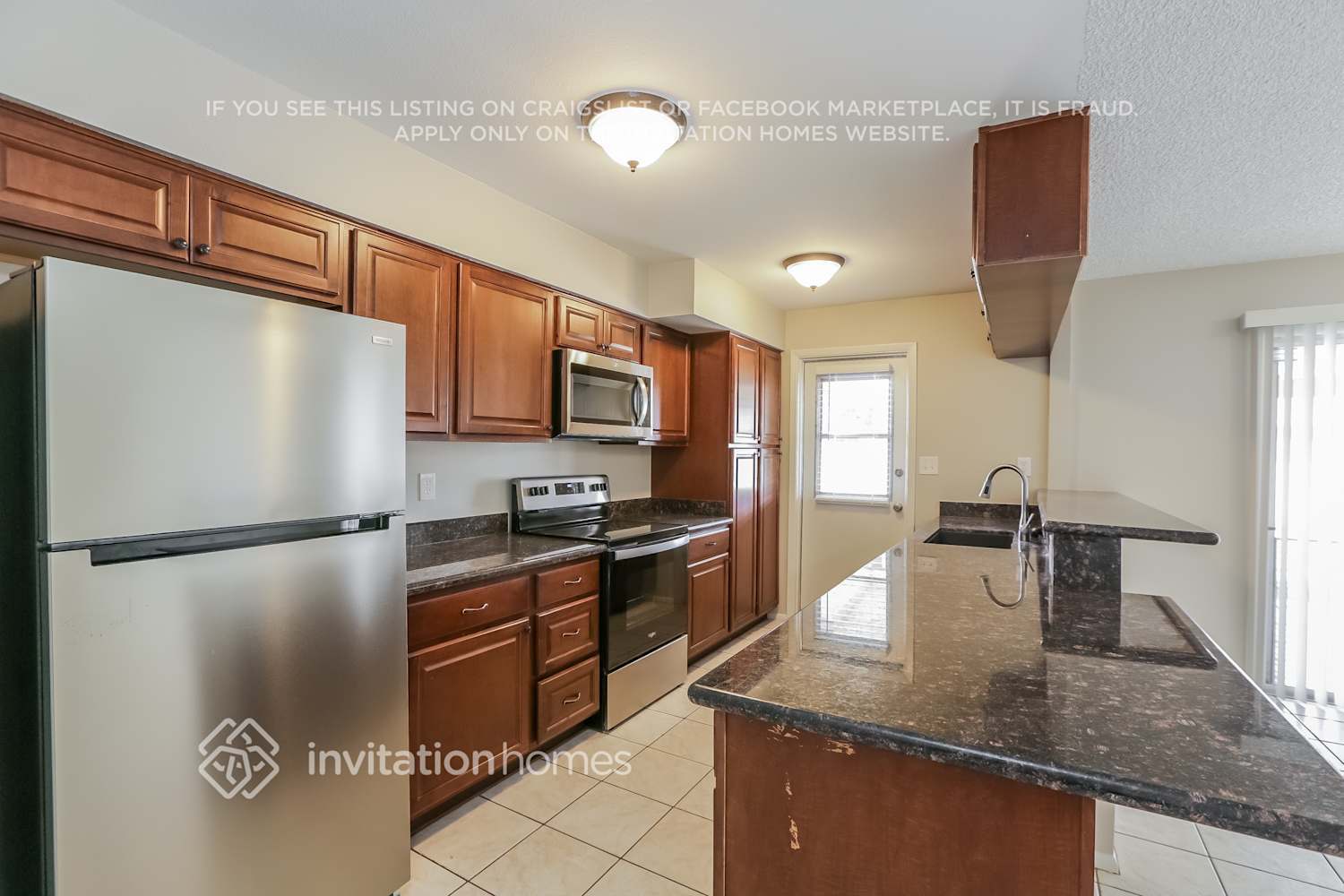 Building Photo - 2310 E Riviera Dr