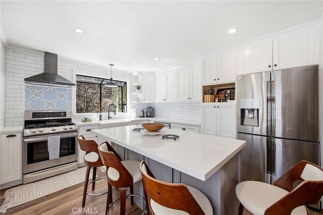 Building Photo - 528 Brentwood Dr