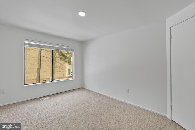 Building Photo - 8619 Welbeck Way