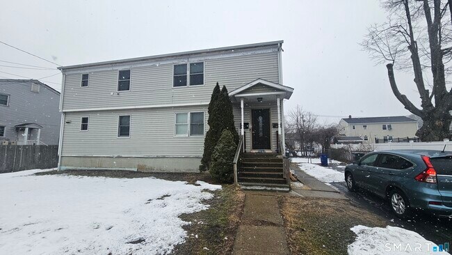 Building Photo - 295 Bartlett St