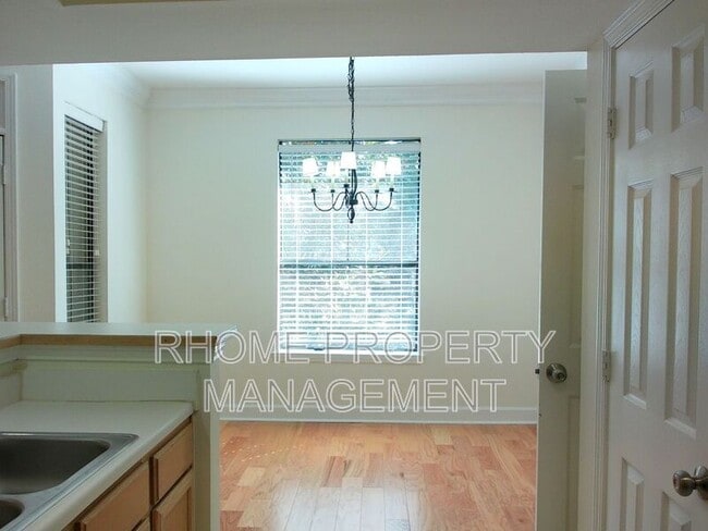 Building Photo - 3777 Peachtree Rd