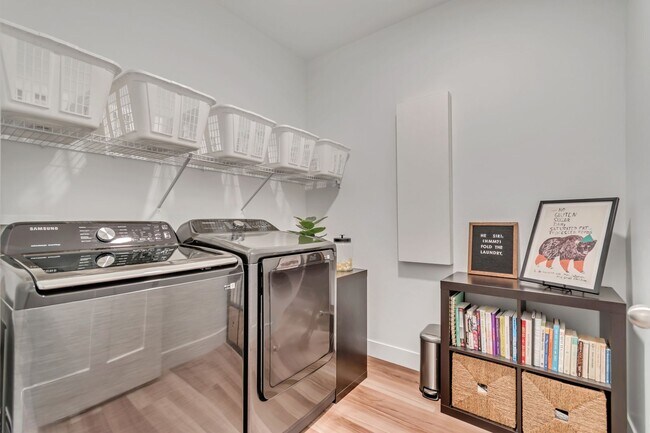 Building Photo - FREE FIRST MONTH'S RENT-Condominium in Prime Riverton Location