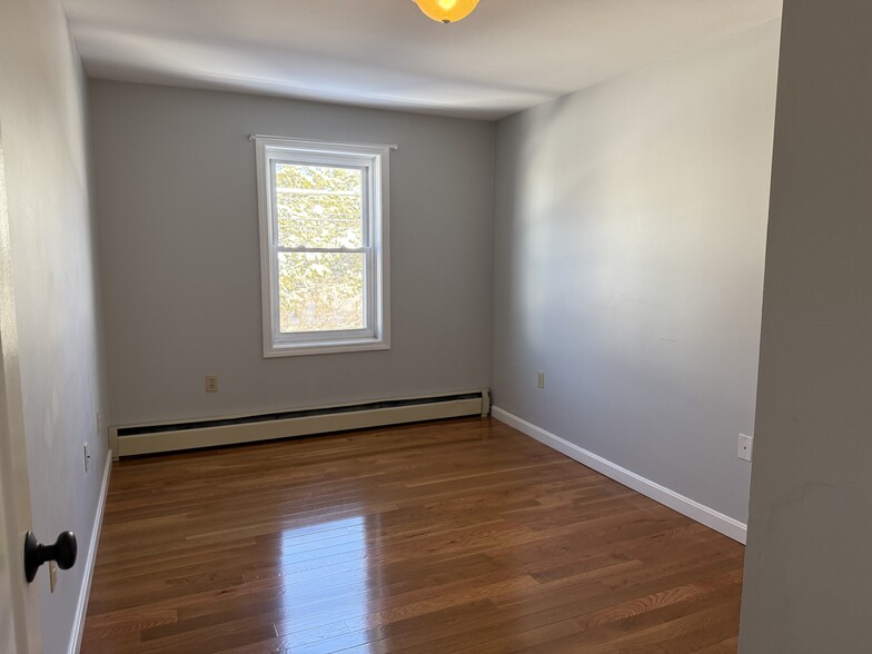 Bedroom 1 - 1276 Broadway