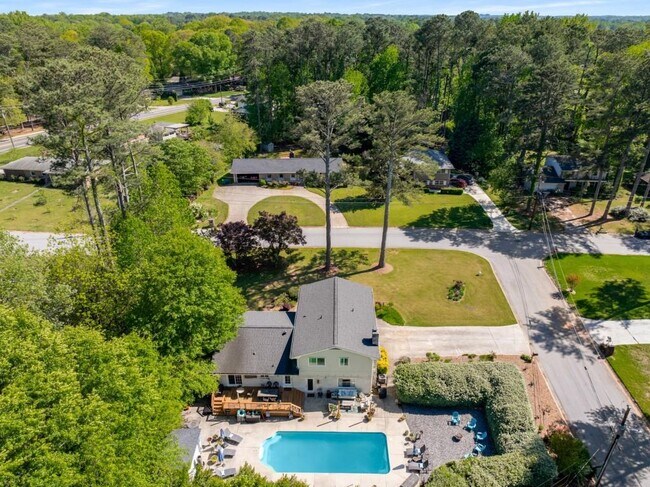 Building Photo - 4014 Foxglove Rd
