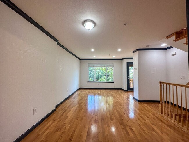 Building Photo - 630 Antioch Terrace