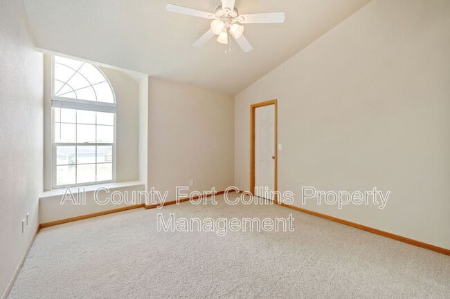 Building Photo - 7405 View Pointe Dr