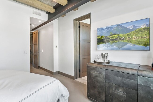 Building Photo - Perfect Beach Getaway! Hotel-like Studio Home in Secured High-rise Building With Breathtaking Bay...