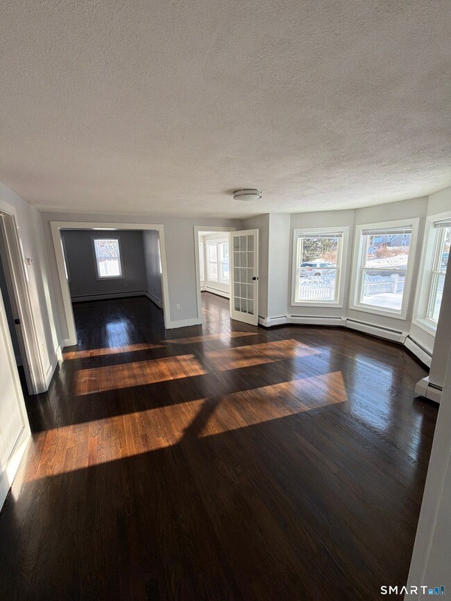 Building Photo - 610 Ives Row