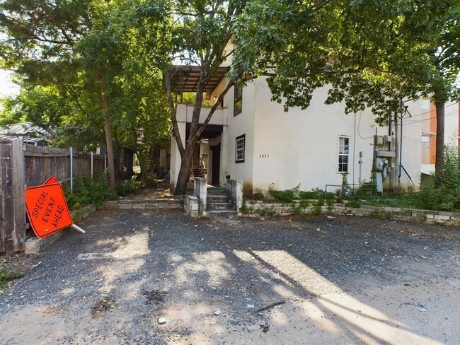 Primary Photo - 2823 San Pedro St